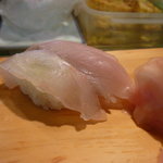 Maizushi - 上にぎり寿司（鯛、ハマチ）