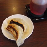 豊華軒 - サービスの餃子