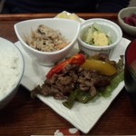 Kyoumishinshin Guu - 日替わり定食（580円）バランスの良い副菜が有難いです