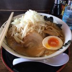 優勝軒 - 味噌ラーメン、820円。写真は、中盛り。