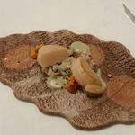 ナクレ - ホタテとウニ ソバとナスのソース