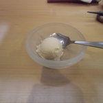有川 - 栗のアイスクリームで一息