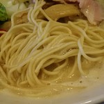 麺屋CHIKUWA - 麺アップ だいぶ堅めです