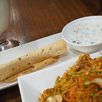 Kolkata Cafe Kebab Biryani - パパド