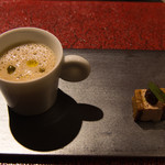 eclat - 牛蒡のカプチーノとフォアグラサンド