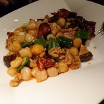 中国料理 四川 - イタヤ貝柱とクルミの赤唐辛子炒め