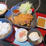 おぼろ家 - 牛かつ麦とろ御膳（並）1380円