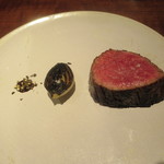 アカ - 牛の炭火焼き