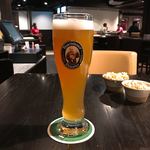 DICKENS BAR - フランチェスカーナのヴァイスビアがタップにあって喜んで頼む