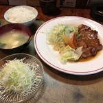 グリル竹 - 豚ロースステーキ+ライスセット+サービスのサラダ＾＾：