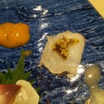 厨翠山   - お造り  ～厨の季節の一皿～   塩(出雲 藻塩)  
        鱈と オリーブ 米粉ソース  鱈 と藻塩   ほっき貝 ぼたん海老  柿のパッションフルーツソース