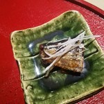 厨翠山   - 自社精米したての釜炊きごはん  道産米のゆめぴりか 赤だしの味噌汁 漬物 小鉢 一品
      
      京都のつけもの  牛肉のしぐれに サンマの甘露煮
      あか味噌汁  