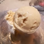 厨翠山   - しょうゆのアイス。アイスは 牛乳味です。さっぱり、まろやか、特濃、甘酒、しょうゆ味、から選びます