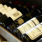 Le Trianon - ソムリエにおすすめワインを確認することも可