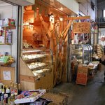 鎌倉しふぉん - お店の様子（市場の中にあります）