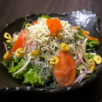Shikoku Kyoudo Kasseika Waraya Hachihachi - 鳴門わかめとしらすのサラダ