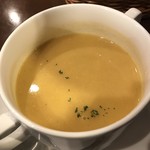 ビストロ ローブン - 香味野菜のポタージュスープ。
      美味し。