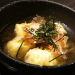 Shikoku Kyoudo Kasseika Waraya Hachihachi - 半熟玉子と豆腐のいりこ揚げだし