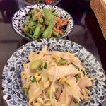 十三香 - こんなおかずもテーブルに