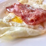 The Orient Golf & Country Club - 目玉焼きはオーバーイージー