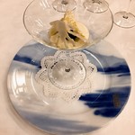 カリフラワーのムースリーヌ　キャビア添え