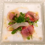 金目鯛のマリネ　柚子風味のヴィネグレット