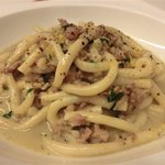 トラットリア 29 - 「ストロッツァプレティ　豚すね肉の白いラグー」：食感はプリプリッと弾力に富んで。レモンの皮が爽快！