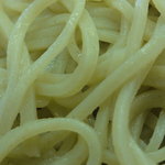 どんぐり庵 - ざるそばアップ（緑がかってますが、実物は白いです）