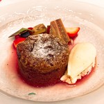 ザ・フジヤ - 暖かいフォンダンショコラにバニラアイス添え