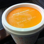 ピエール・エルメ・パリ 日本橋三越店 - グレース　キャラメル　（アイスクリーム）　\525