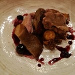 il Ktutti - うずらの炭火焼き、その卵とフォアグラのロースト、ベリーのソースで