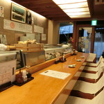 鮨　しらはた - 夕刻、一番乗り