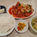 天天飯店 - 揚げ白身魚の甘酢あんかけ（820円）