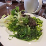 Kai Market - 先ずはテーブルにサラダバーからサラダをテーブルに運んで来て一休み。