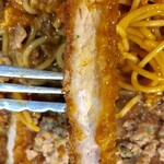 谷川のパスタ エルベ - 豚カツは厚みも有りました【料理】