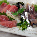 一平 - マグロの脳天刺とイワシ刺