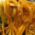 麺UP　エッジの効いた平打ち太麺！