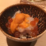 鮓職人 秦野よしき - カワハギ バフンウニ イクラ丼