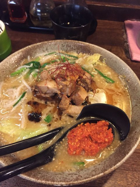 おすすめのピリ辛味噌で温まる By Macochan1115 とんずら 信濃荒井 ラーメン 食べログ