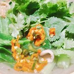 Asian Marche - 唐辛子やナンプラー、タイスキソースで味変♪