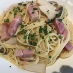 CHEERS GRILL wine rocks - ベーコンとエリンギの和風パスタ。
      美味し。