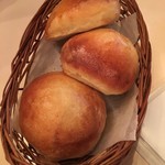 ビストロひつじや - サービスのパン