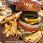 Grill & Beer cafe gaarden - gardenグリルバーガー 1200円