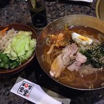 Yakiniku Wagyuu Shokudou - 冷麺とサラダバー