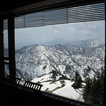 Yokoteyama Doraibuin - 窓からの眺めがまた良い！残雪が気分を盛り上げてくれます。