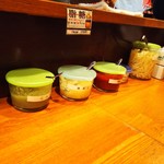 ラーメン 末廣家 - 調味料の皆さん。