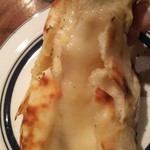 グルガオン - 切断面に溢れるチーズは熱々～♪