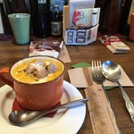 リトルイタリイ - かぼちゃのポタージュ奥のチョコレートもお店で販売してます。