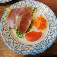 ミゲル フアニ 新宿タカシマヤ タイムズスクエア店 - スペイン産生ハムのサラダ