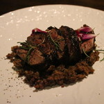 久遠の空 - 網脂を巻いたハツのグリル（網ハツ） ハツやタンなどの挽き肉